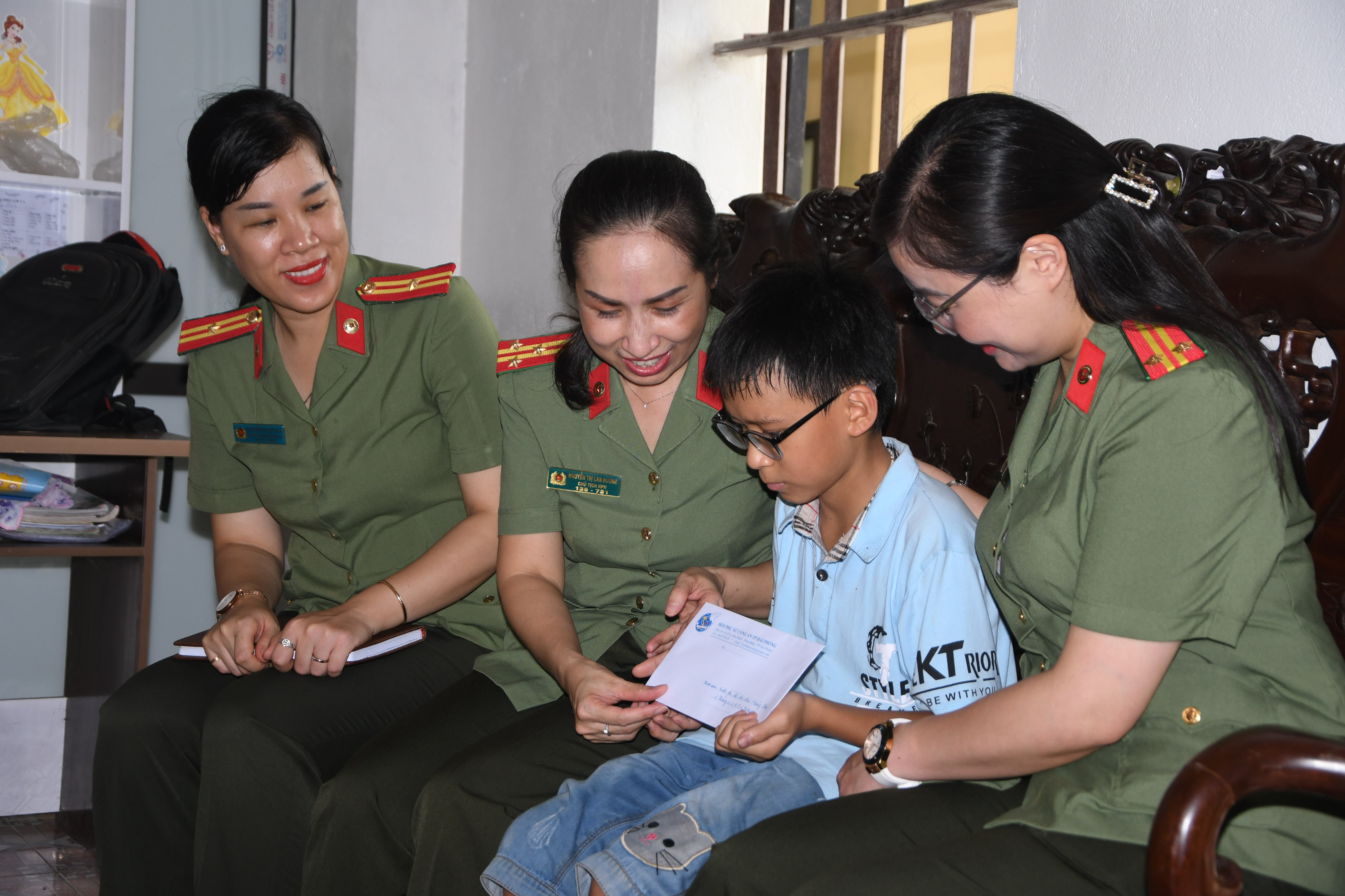 Hội phụ nữ Công an thành phố: Triển khai hiệu quả nhiều chương trình xã hội, tình nghĩa